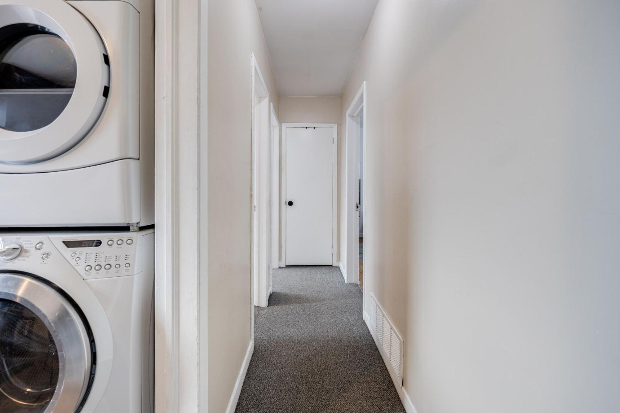 Eglinton West Guest Suite Toronto Exterior photo