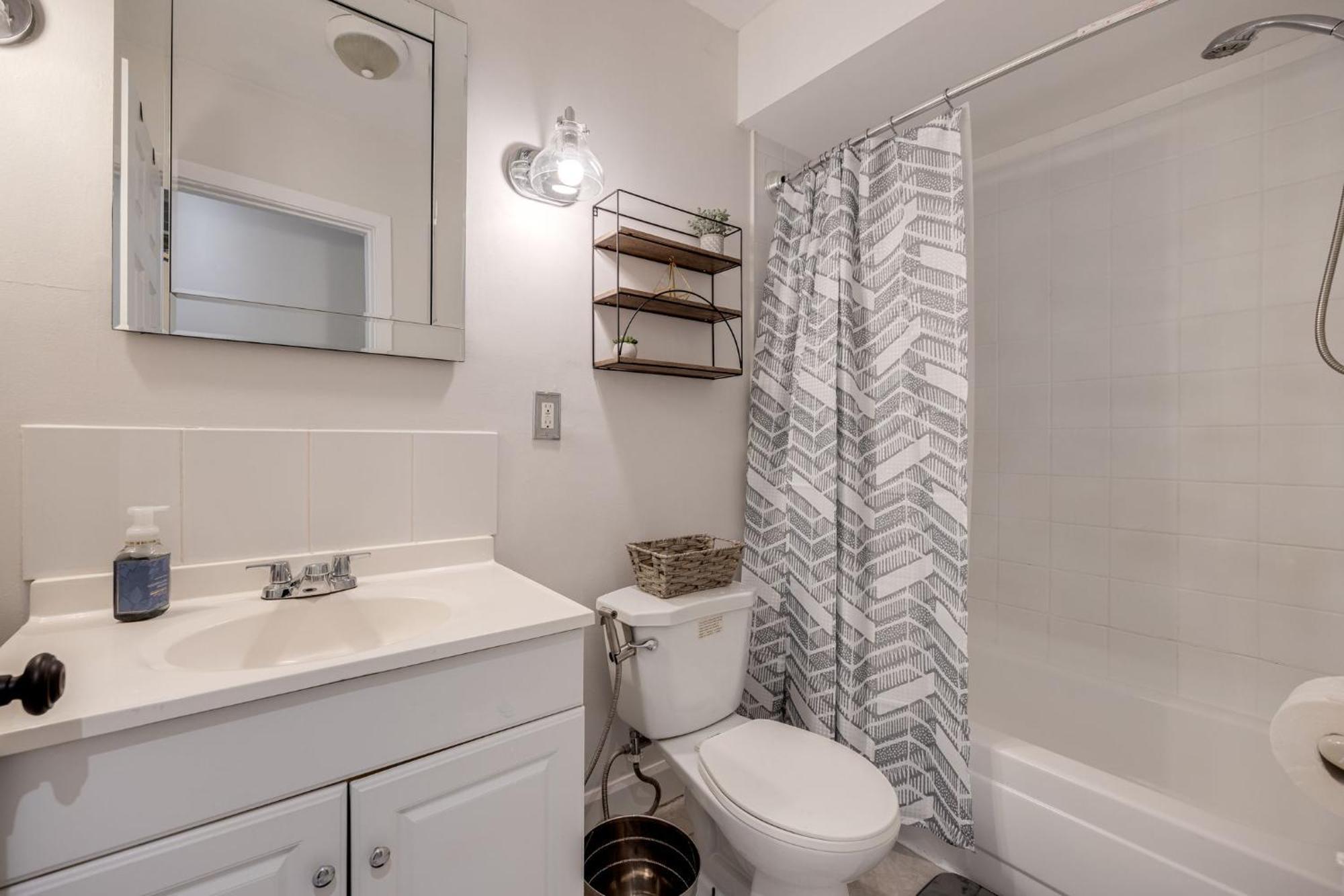 Eglinton West Guest Suite Toronto Exterior photo